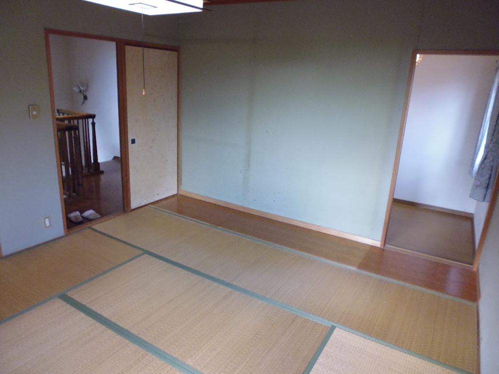 Non-living room. Second floor Japanese-style room and study (December 2013) Shooting