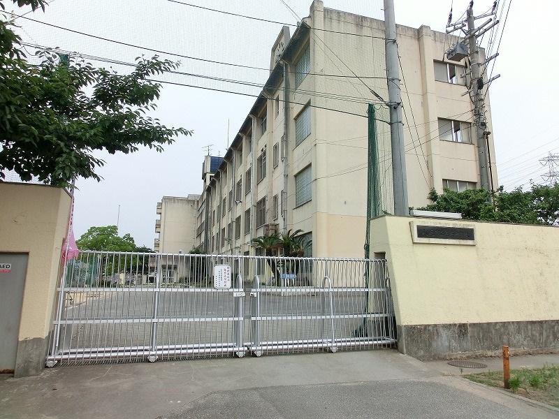 Junior high school. 1447m to Yao City Kamei junior high school