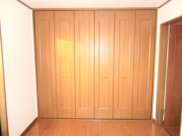 Receipt. It is a big closet of Western-style
