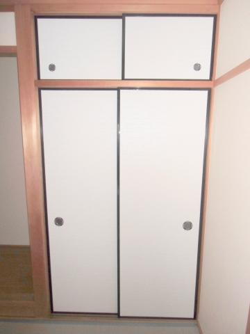 Receipt. It is the storage space of the Japanese-style room