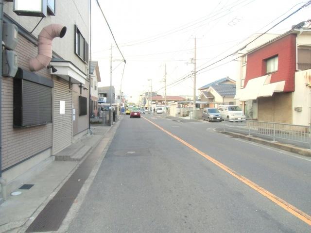 Local photos, including front road. Daylighting ・ Ventilation is good
