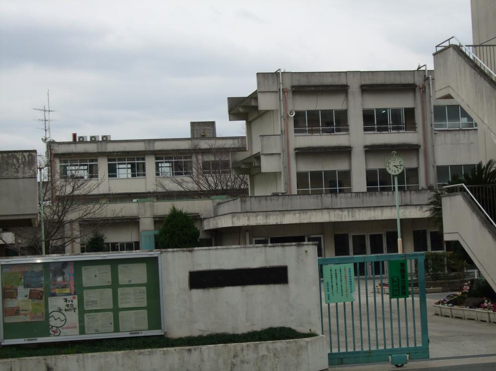 Junior high school. East junior high school