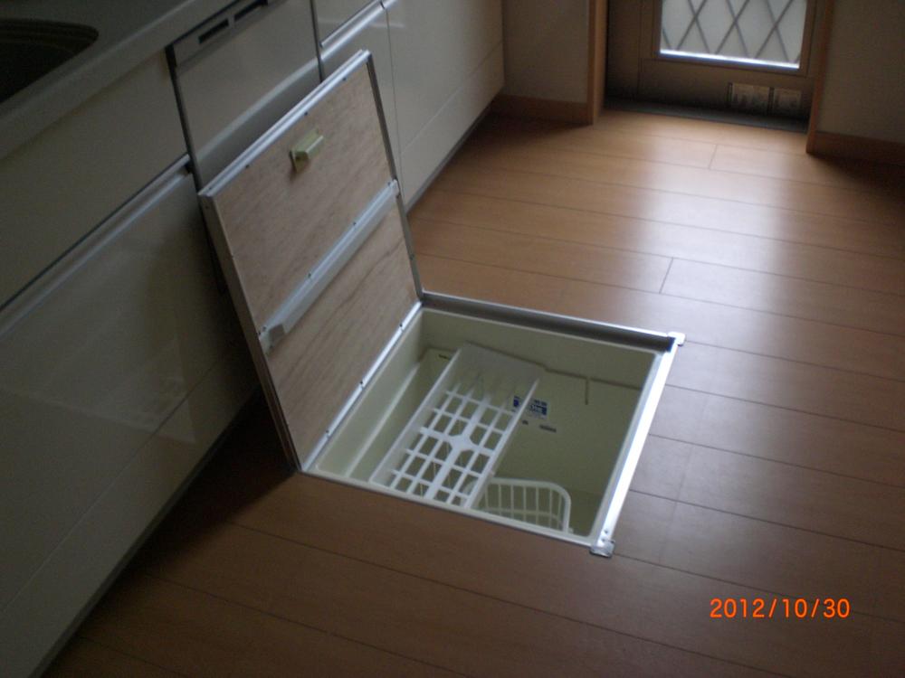 Kitchen. Indoor (10 May 2012) shooting