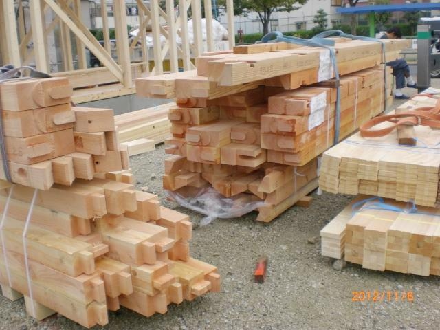 Construction ・ Construction method ・ specification. Use pre-cut processing of dry material is a structural material