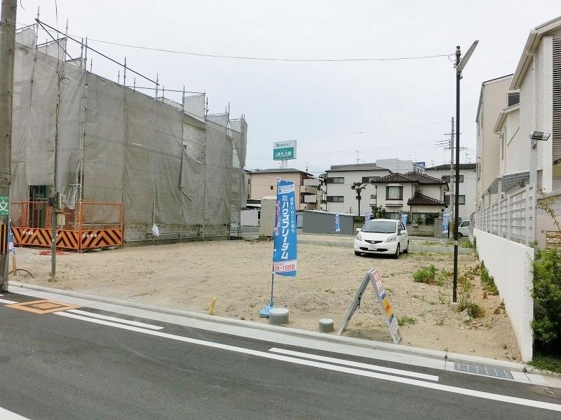 Local land photo. From the east side road