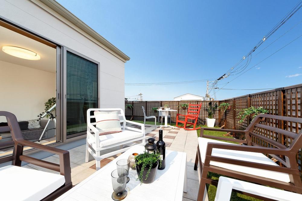 Balcony. "Plus One" Garden Terrace.