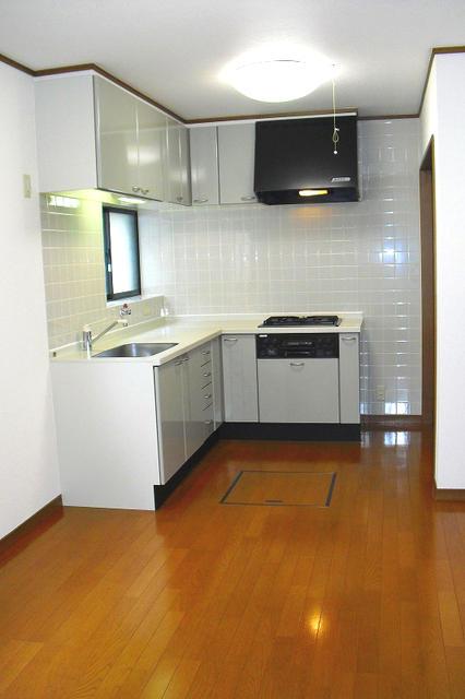 Kitchen. ☆ About 6 Pledge attic with storage of!