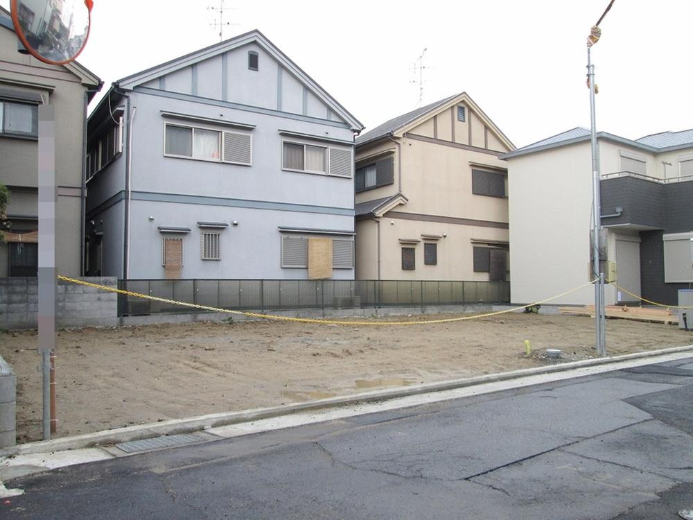 Local appearance photo. Local (12 May 2013) Shooting