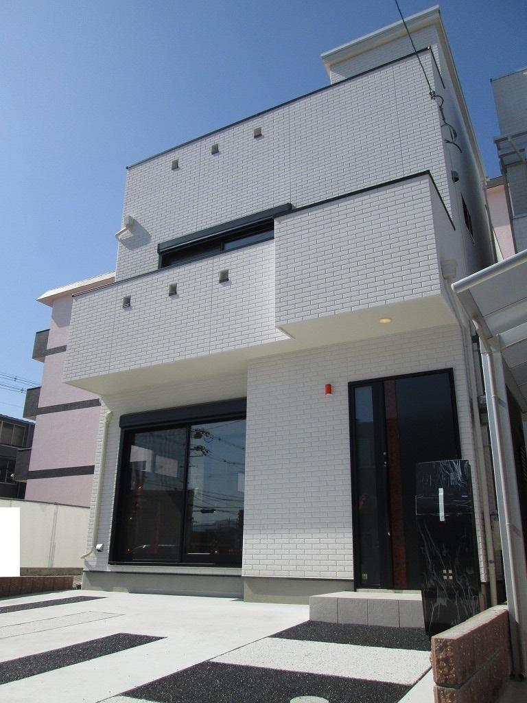 Building plan example (exterior photos). No. 2 destination model house next