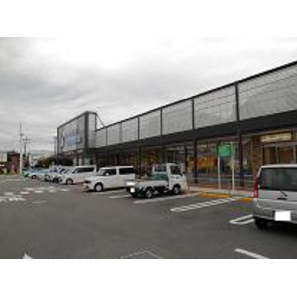 Supermarket. Bandai to Minamikinomoto shop 432m Mandai