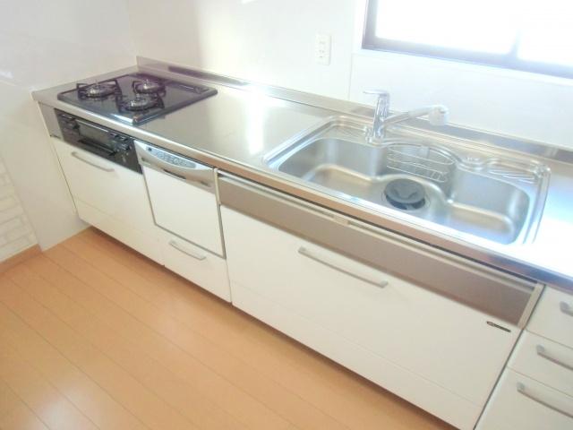 Kitchen. Easy-to-use system Kitchen