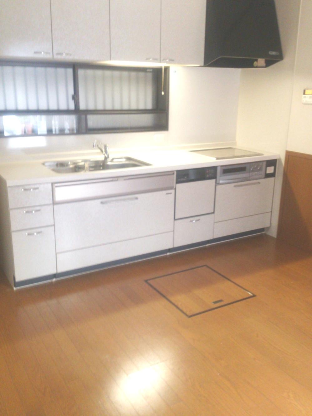 Kitchen. ☆ IH stove ・ Dishwasher dryer