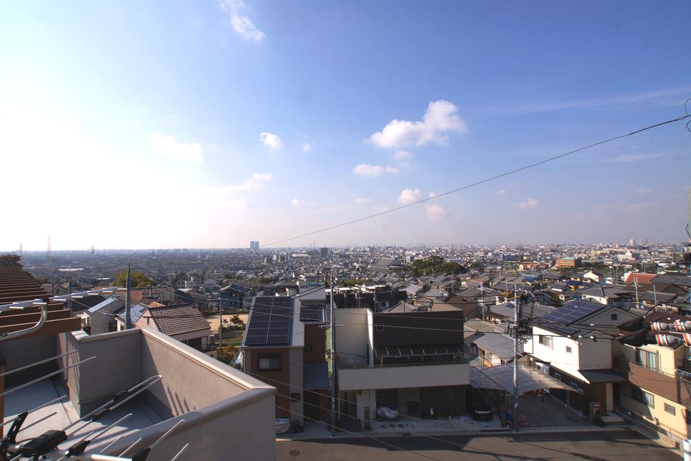 View photos from the dwelling unit. Model house "model house"