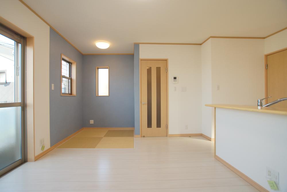 Living. Model house popular face-to-face kitchen spacious living 14.75 Pledge