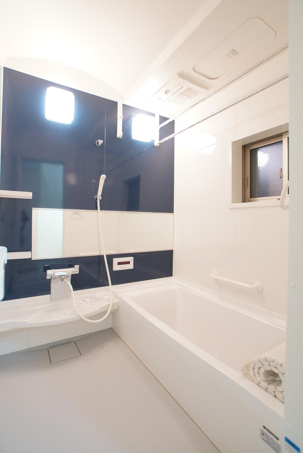 Bathroom. Indoor (10 May 2013) shooting model house "No. 7 locations"