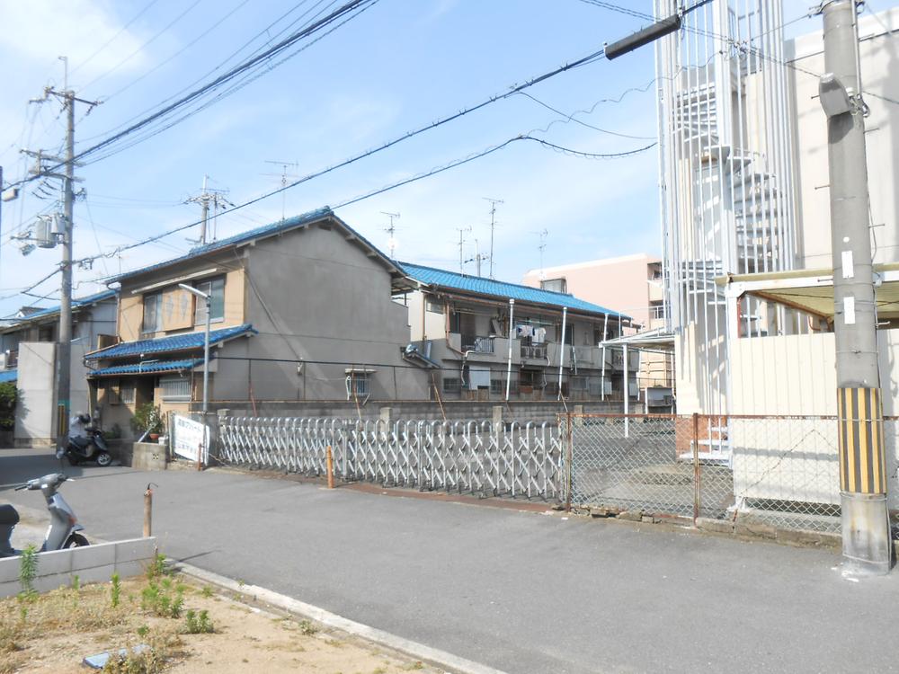 Local photos, including front road. Local (June 2013) Shooting