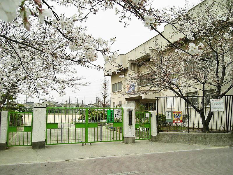 Primary school. 486m until Yao Tateyama this elementary school