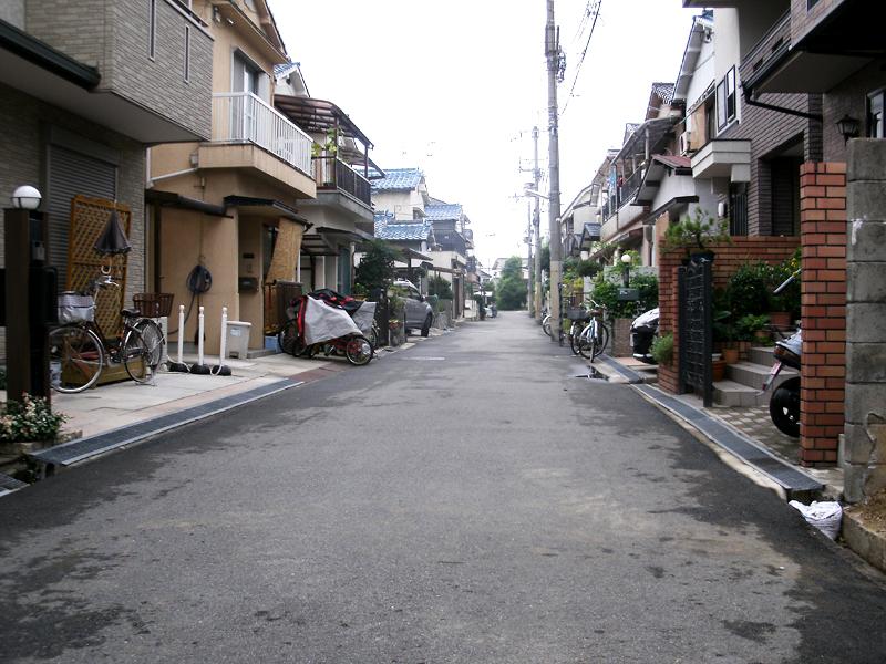 Local photos, including front road. Frontal road