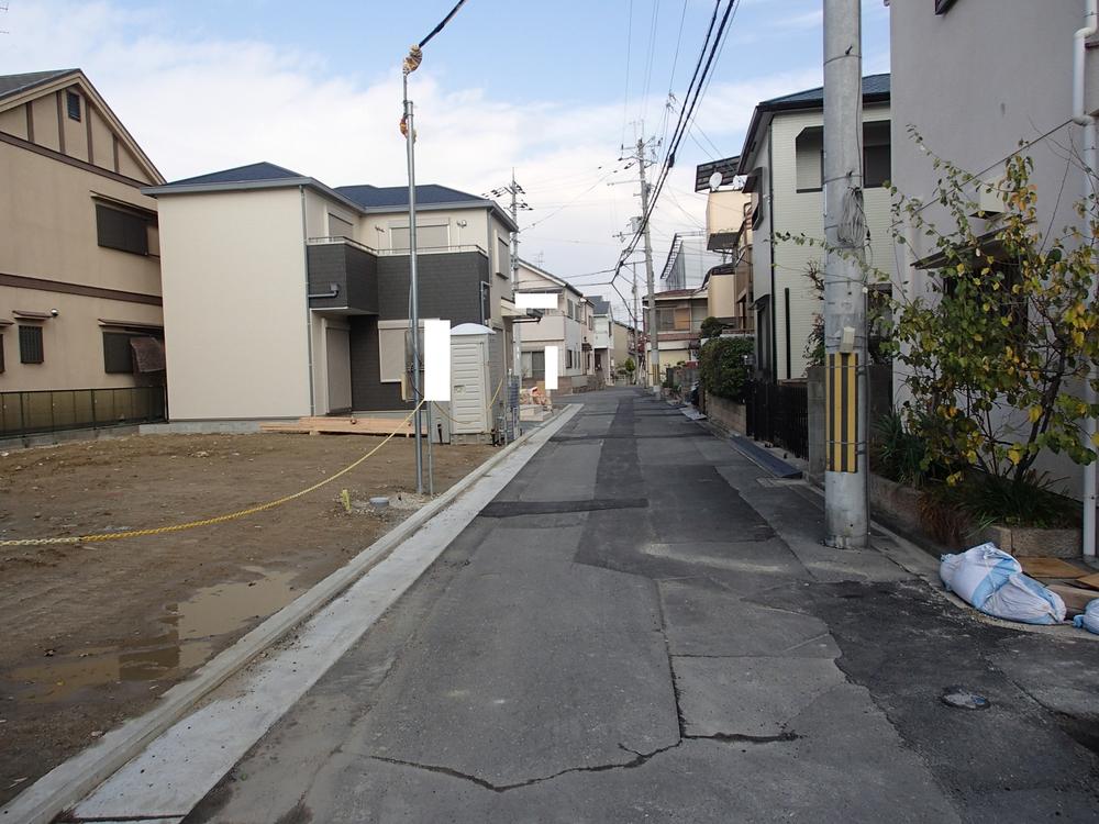 Local photos, including front road. Local (12 May 2013) Shooting