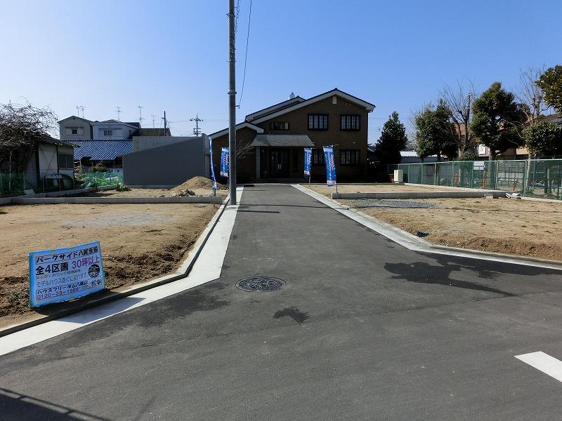 Local photos, including front road. Local Photos All four compartment 30 square meters or more There is also the southeast corner lot and three-sided free compartment.