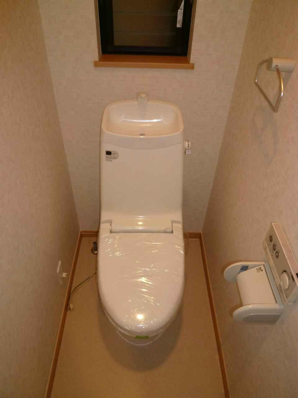 Toilet. ◇ 1 floor, There are toilets on the second floor.