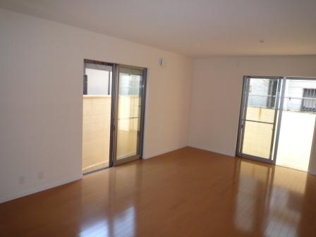 Living. Than model house