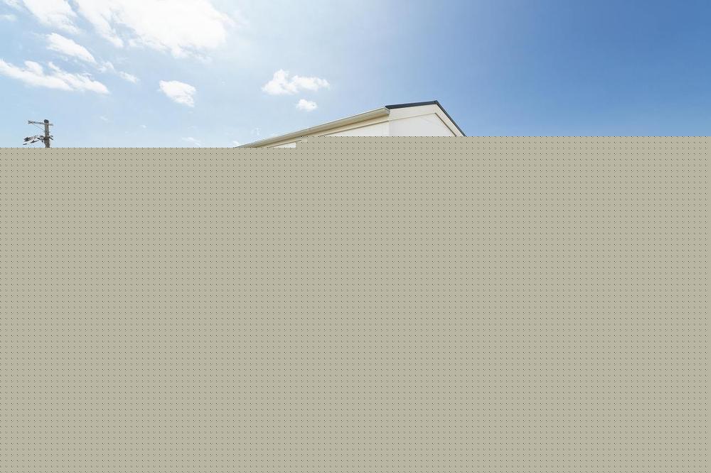 Model house photo. Wide ~  ~  ~ Entering the room of the garden is the hand that I do not think urban housing such as a house, "plus one" Gadenigu and Dokkuran that had a balcony terrace