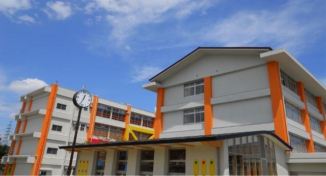 Primary school. 383m until Yao Tateyama this elementary school