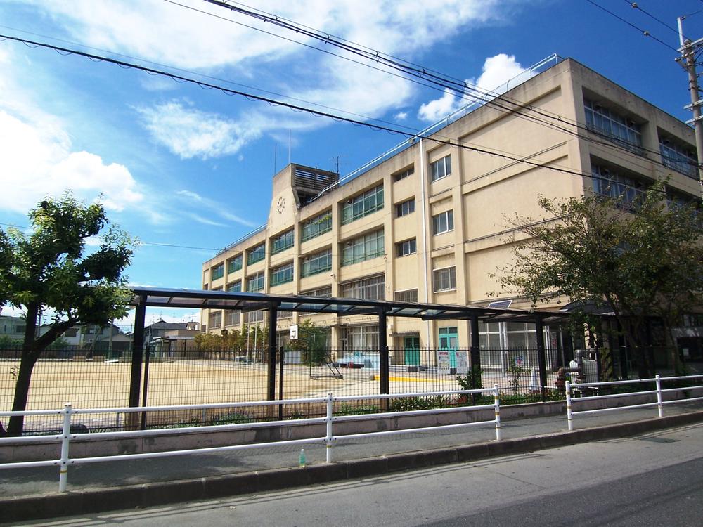 Primary school. To use the sum elementary school 480m