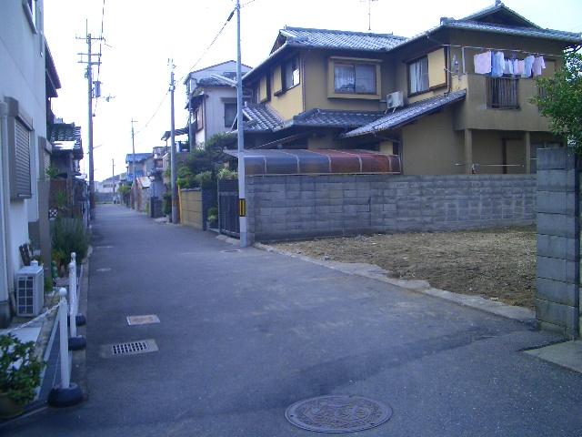 Local photos, including front road. Local (11 May 2013) Shooting