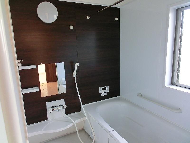 Same specifications photo (bathroom). The company another site construction cases