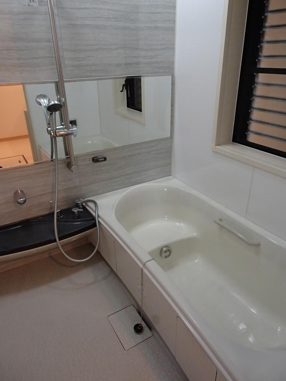 Bathroom. Indoor (12 May 2013) Shooting