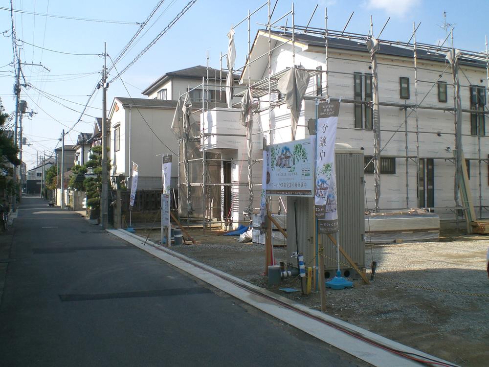 Local photos, including front road. Local (12 May 2013) Shooting