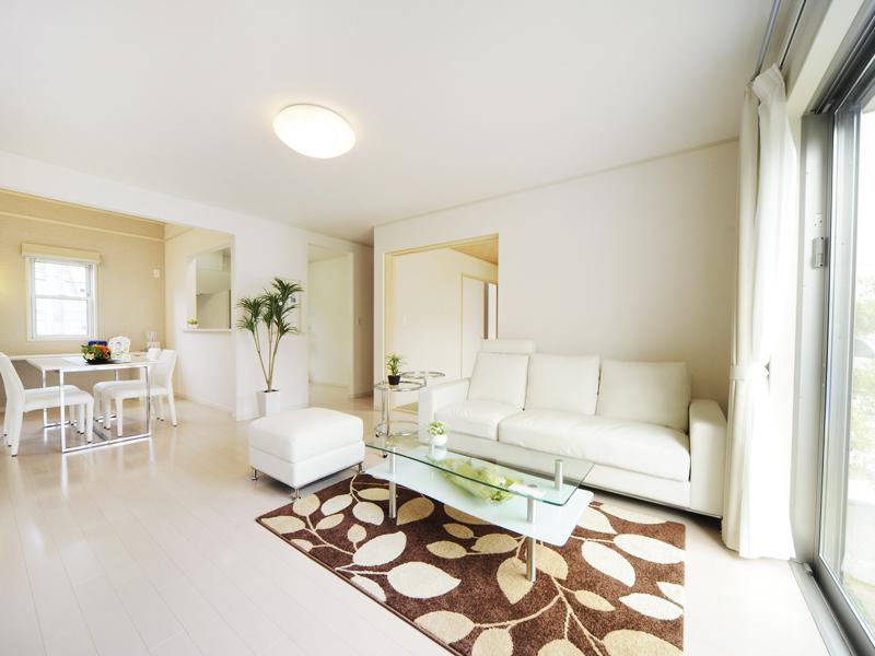 Living. Family gather in spacious space, You entertained guest.  [Other construction site]