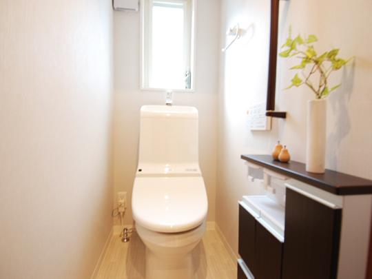 Toilet. The toilet also provided on the second floor, You can also peace of mind at the time of hectic morning and going to bed [Other construction site]