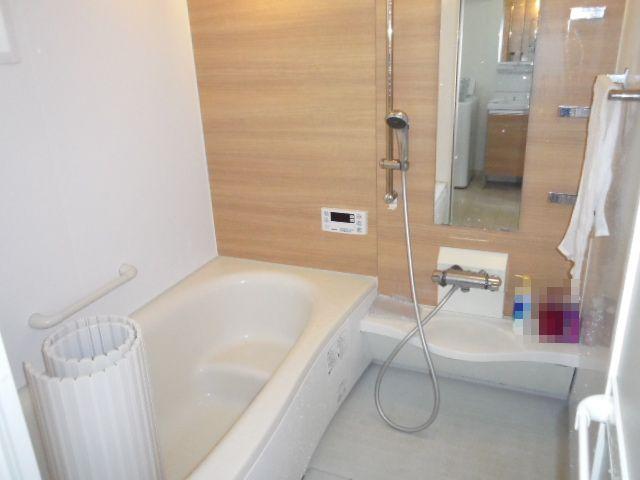 Bathroom. Indoor (March 2013) Shooting