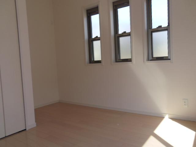 Non-living room. Indoor (March 2013) Shooting