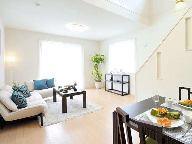 Same specifications photos (living). Lively conversation with your family is a natural, Living room and spacious.  [Other construction site]