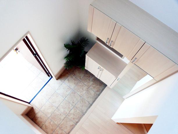 Entrance. It can store plenty to cupboard, Entrance around Matomarimasu always clean.  [Other construction site]