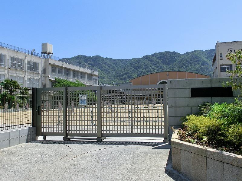 Primary school. 1014m until Yao Tatsunaka Takayasu's elementary school