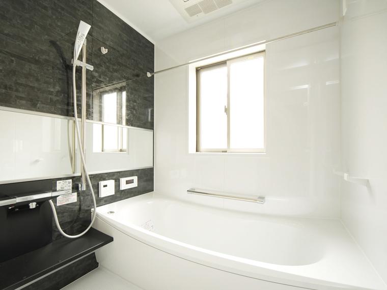 Bathroom. Spend a cozy bath time was contented that mind and body are healed.  [Other construction site]