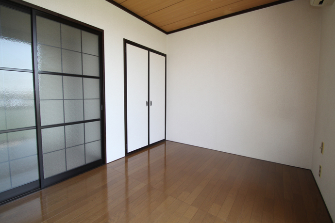 Living and room. I re-covered in flooring