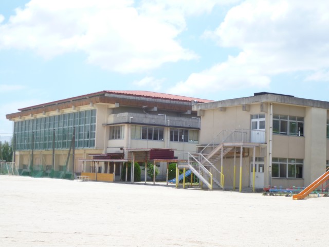 Primary school. Kamimine up to elementary school (elementary school) 1200m