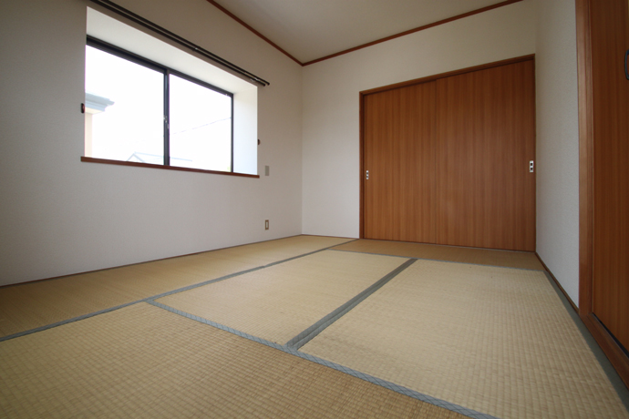 Other room space. There is also a Japanese-style room