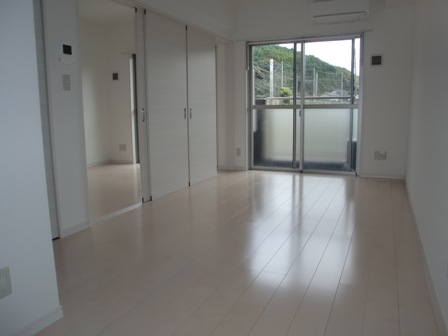 Living and room. Isomorphism Current state priority