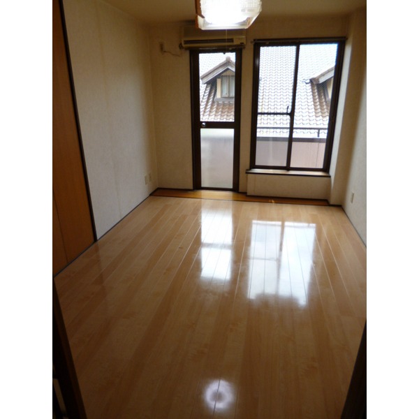 Living and room. Air-conditioned one