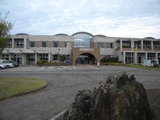 Junior high school. Municipal Tosu 2400m to the west junior high school (junior high school)