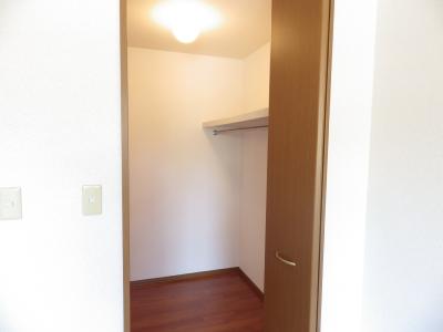 Receipt. Walk-in closet