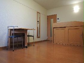 Living and room. Floor 1F flooring, 2F will be carpet. 