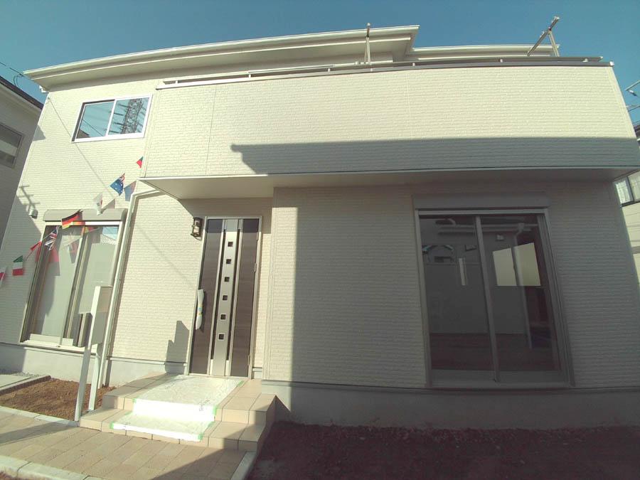 Local photos, including front road. Was building completed. Such as the actual image from per yang, We have to wait all the time so you can see directly. 